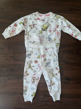 Dr. Seuss The Grinch Kids' 2T Gray Character Print One-Piece Set